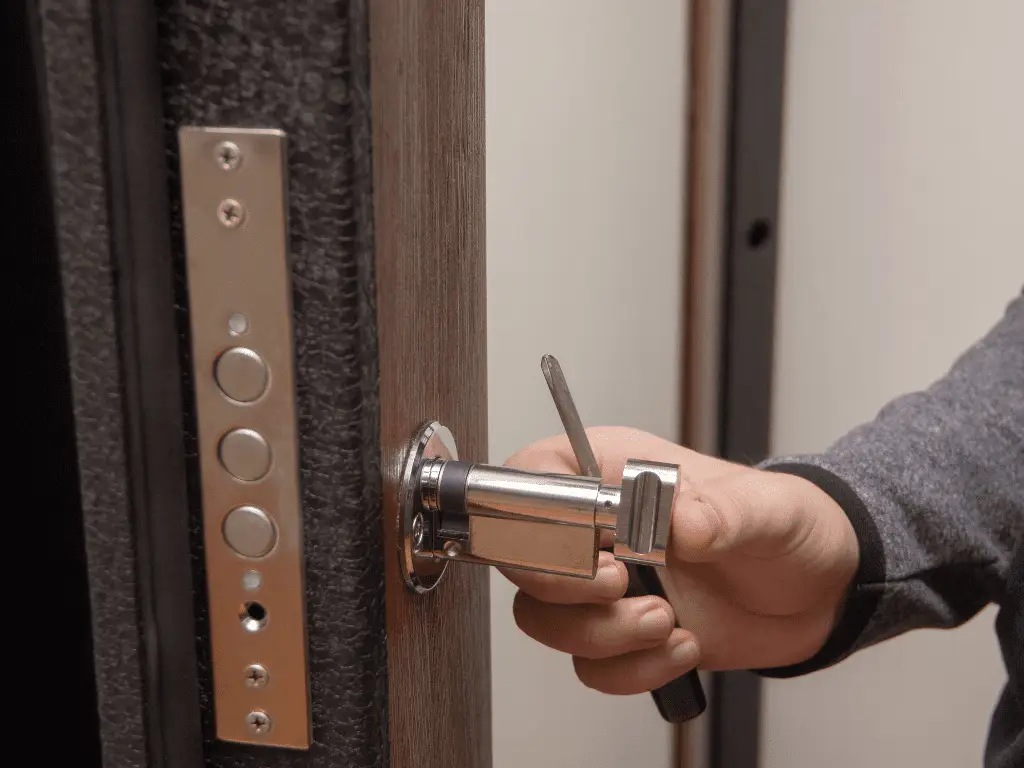 5 Locksmith Tools and Equipment Used in Emergency Situations