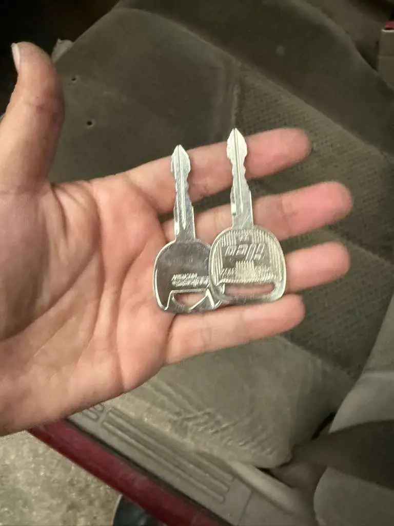 vehicle key service shown in a real service photo
