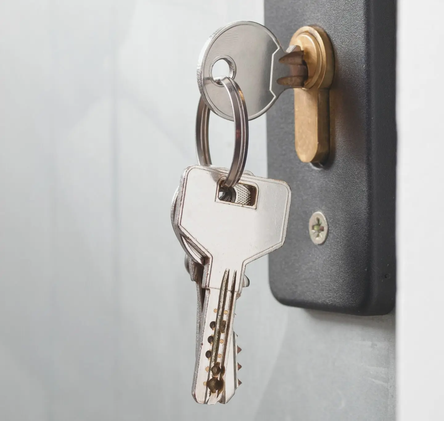 Handling Faulty Locks and Keys